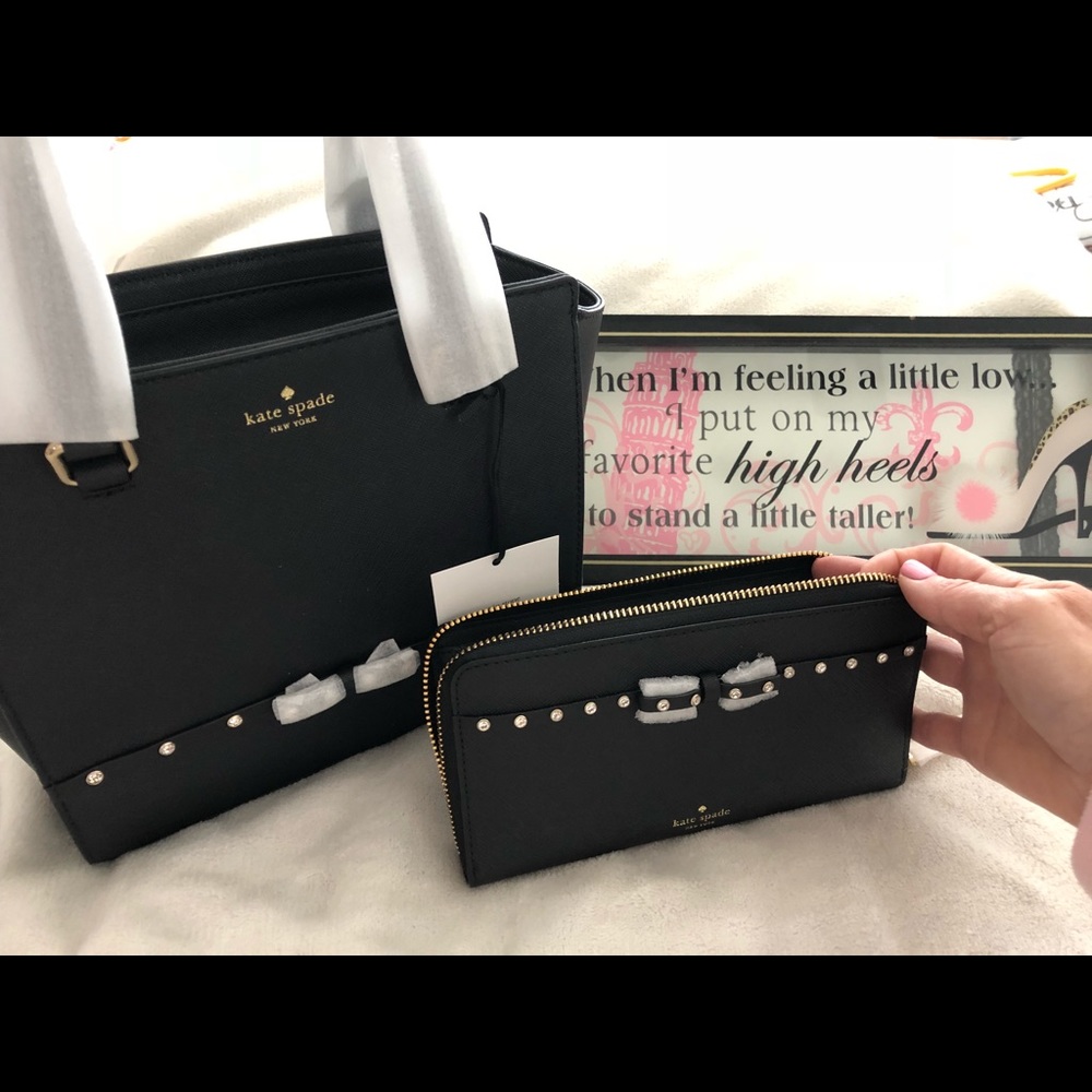 Black Laurel Way Sm Hadlee  w/ZIP Around wallet